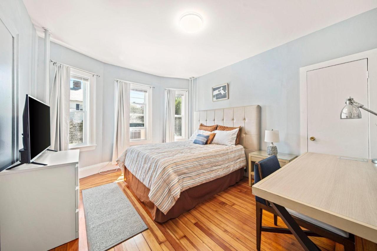 Cozy Up In 5Br Apt Near Charming Oak Square 波士顿 外观 照片