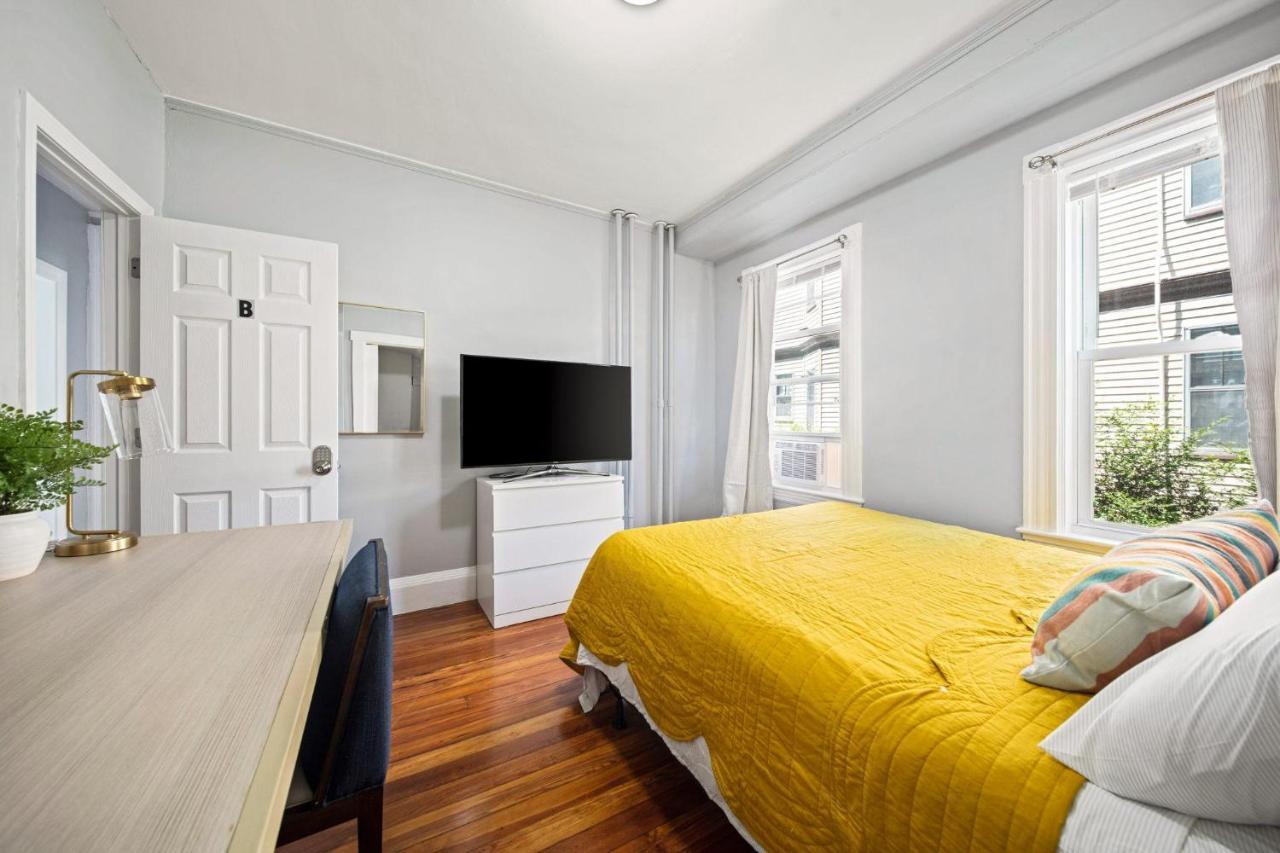 Cozy Up In 5Br Apt Near Charming Oak Square 波士顿 外观 照片