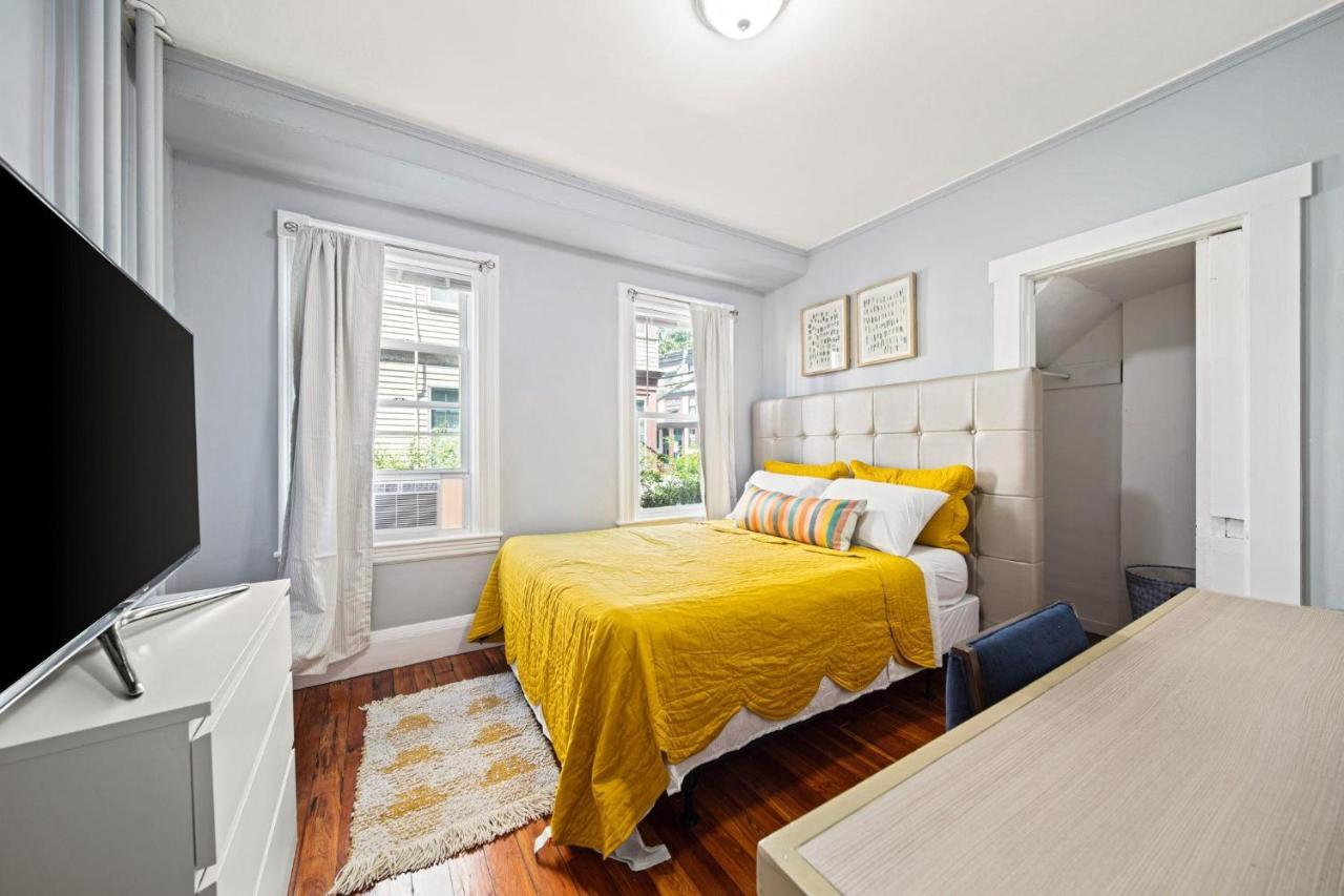 Cozy Up In 5Br Apt Near Charming Oak Square 波士顿 外观 照片