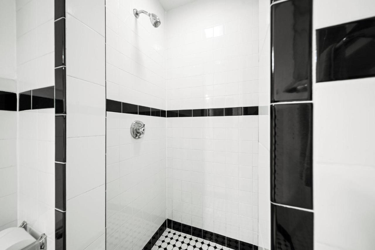 Cozy Up In 5Br Apt Near Charming Oak Square 波士顿 外观 照片