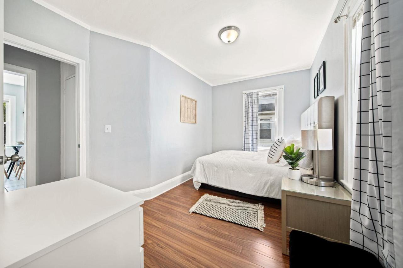 Cozy Up In 5Br Apt Near Charming Oak Square 波士顿 外观 照片